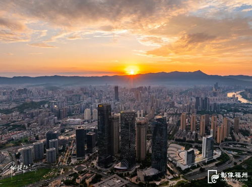 福州天空現(xiàn)絕美朝霞，視覺(jué)盛宴震撼全城